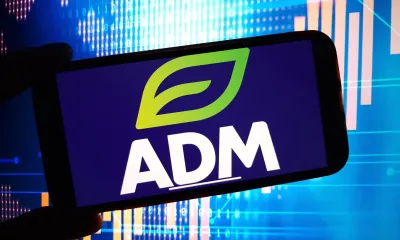 Akcie společnosti ADM klesají, společnost je vyšetřovaná skrze účetní praktiky a nesplňuje očekávání zisku